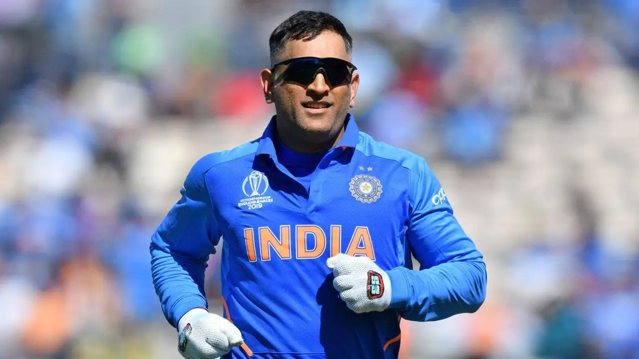 IPL 2023 Auction- MS Dhoni Tells CSK to Buy Sam Curran at Any Cost
