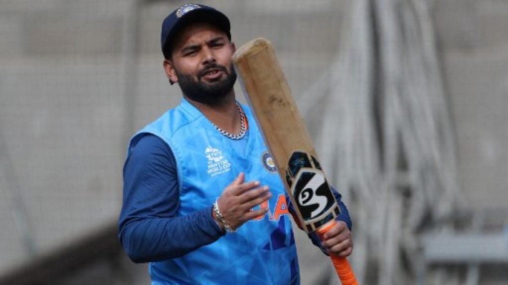 Rishabh Pant Injured in a Car Accident | Hospitalized With Several Injuries!