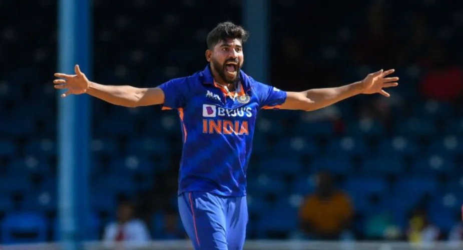 'Magical Siraj is the best Indian bowler at the moment' - Fans bow down to the pacer's ODI performances via Twitter