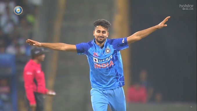 Watch: Twitter reacts as Umran Malik records the fastest ball by an Indian in International cricket