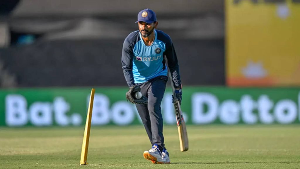 Border-Gavaskar Trophy: When Disobedience Leads to a Draw - The Tale of Shardul Thakur and Ravi Shastri