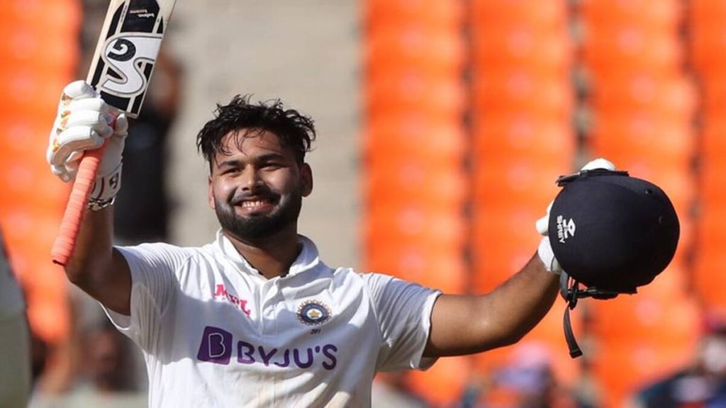 Spin Woes Reminds Netizens of Rishabh Pant's Attacking Batting in Tests 