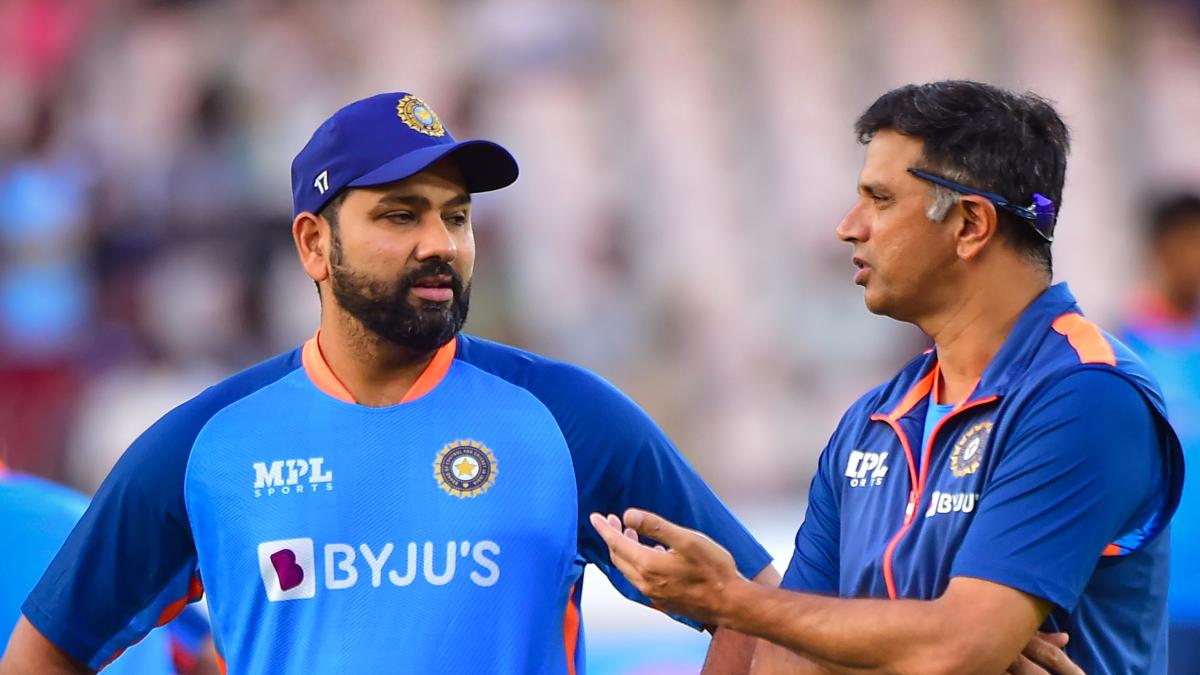 IND vs AUS 1st Test: Indian fans criticize Rohit Sharma and Rahul Dravid for omitting Shubman Gill from the Playing XI