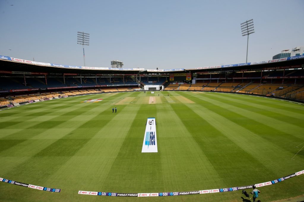RCB vs KKR Chinnaswamy Stadium Pitch Report Today Match IPL 2023