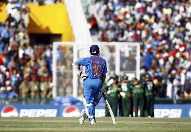 Sachin Tendulkar Hits 50 in Life: Here Are Top 3 Half Centuries of the Little Master