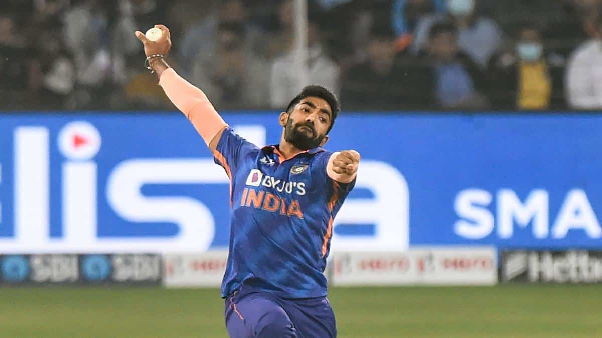 Jasprit+Bumrah%2C+T20%26%238217%3Bs+most+complete+fast+bowler%2C+finally+a+world+beater