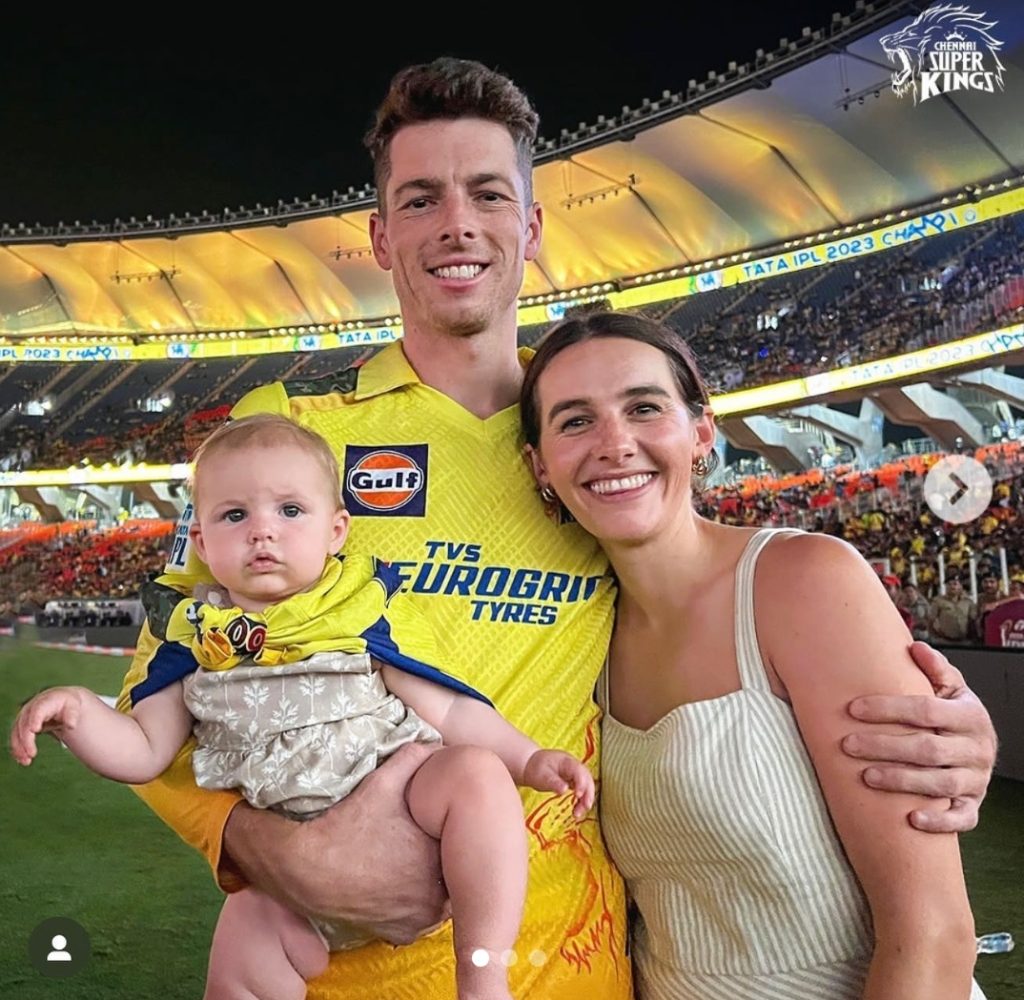Mitchell Santner Family- Father, Mother, Siblings