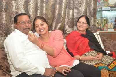 Kuldeep Yadav Family- Father, Mother, Sisters