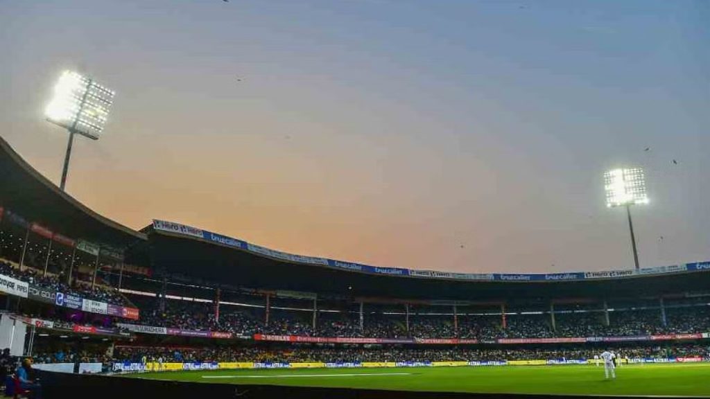RCB vs GG 5th Match WPL 2024: Weather Forecast and Pitch Report for Today Match