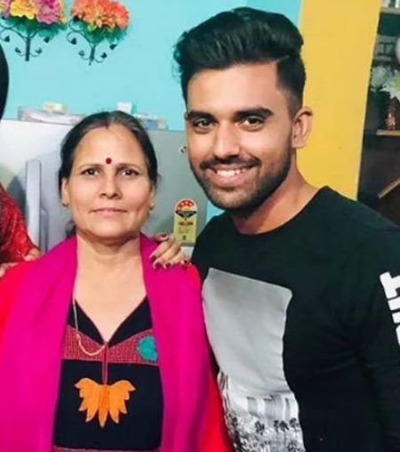 Deepak Chahar Family- Parents, Father, Mother, Siblings, Brother, Sister