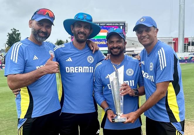 Explosive Reveal: Rahul Dravid's Indian Team Coaching Staff Spill Shocking Truth About World Cup Final Pitch!